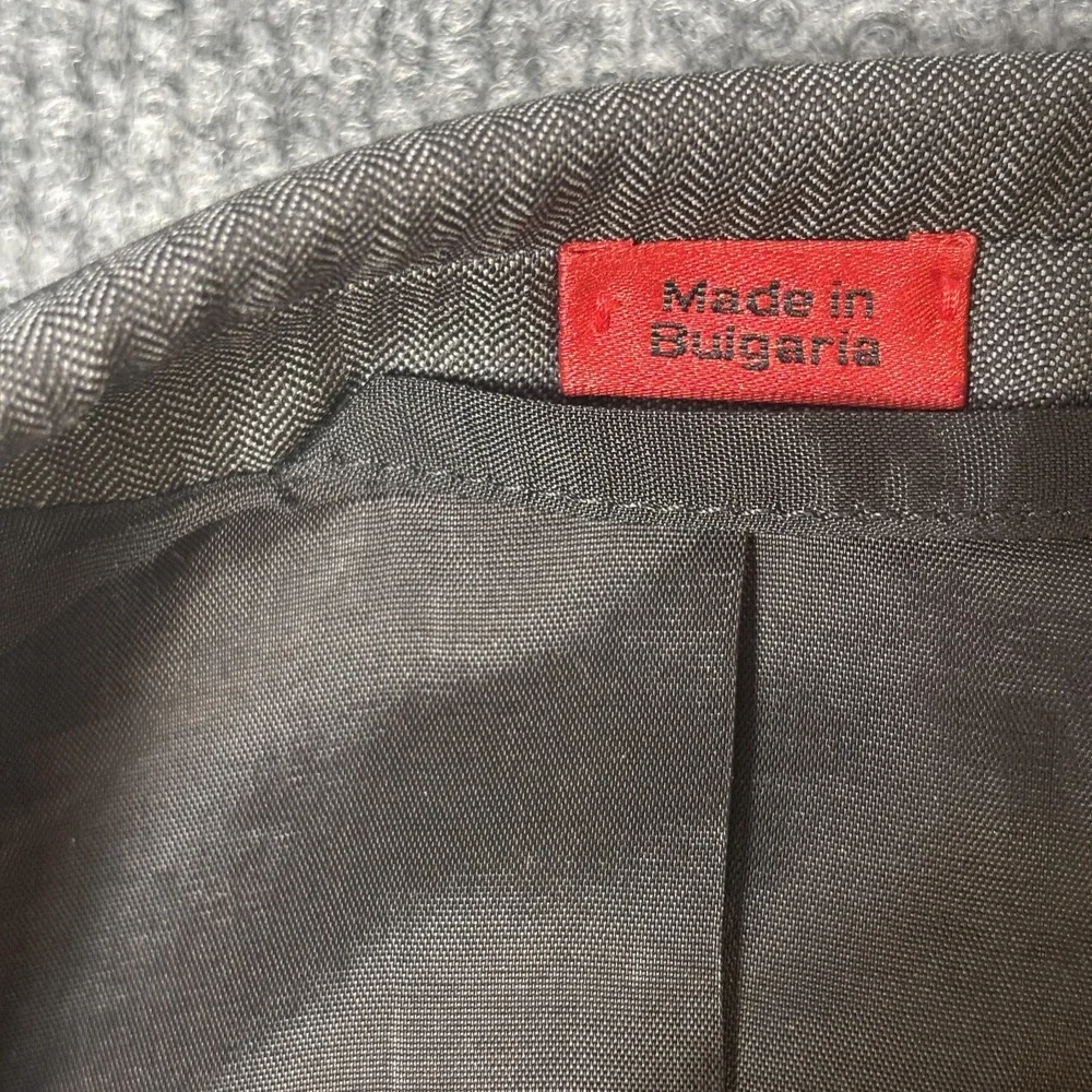 Hugo Boss Suit Jacket Mens 40R Gray Virgin Wool 2 Button Bulgaria Notch Lapel‎
